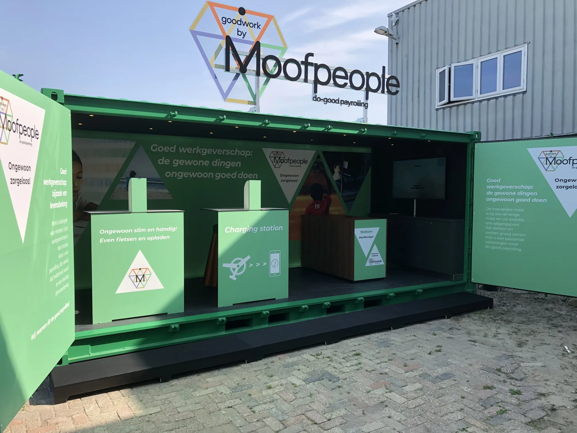 MOOF Container